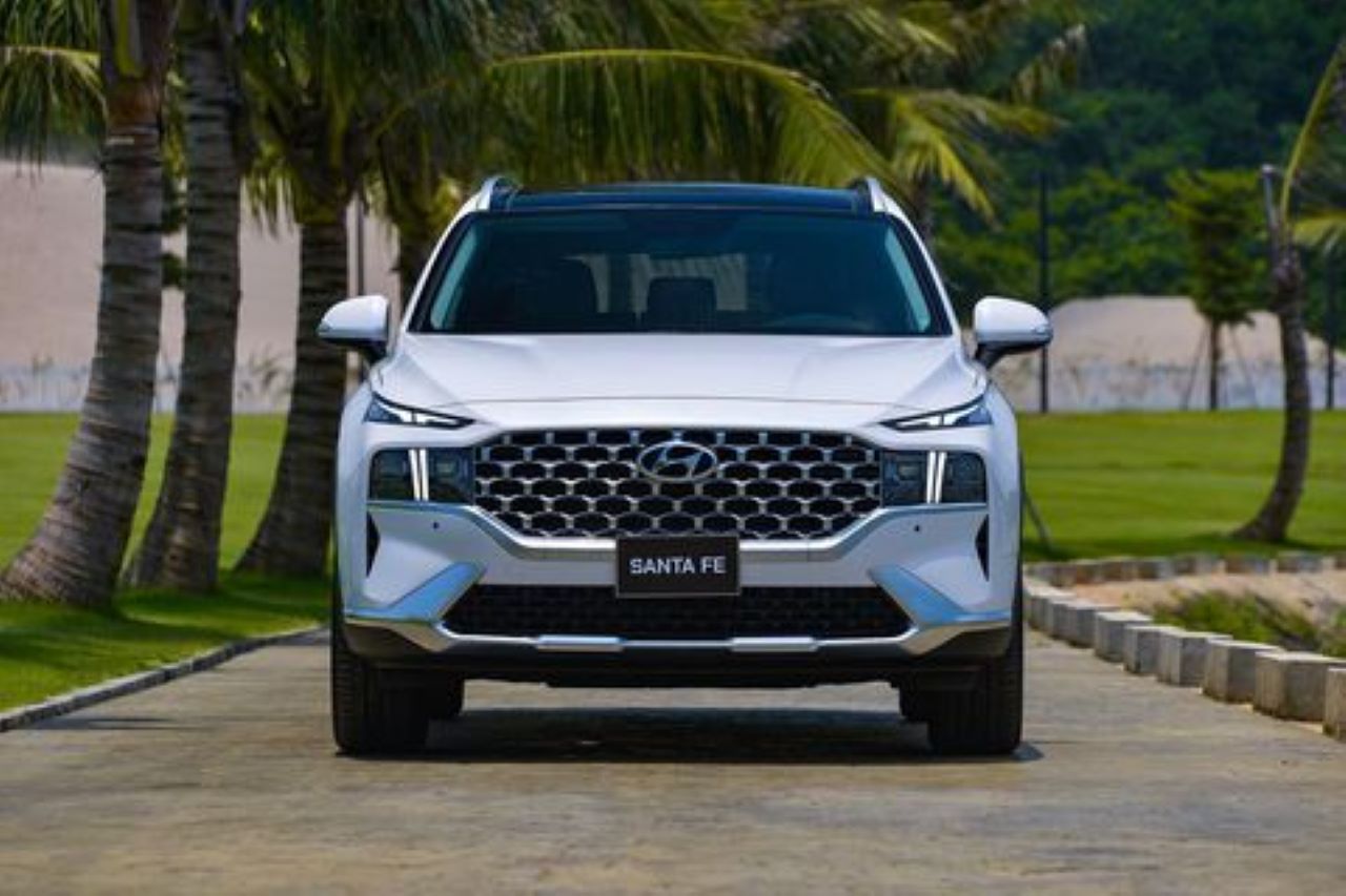 So sánh xe ford everest và santafe 2021