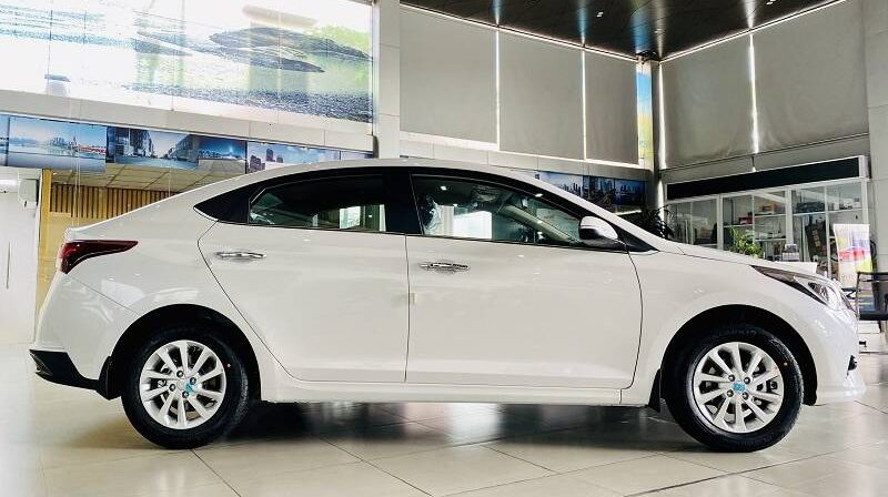 Thân xe Hyundai Accent 2022 tiêu chuẩn
