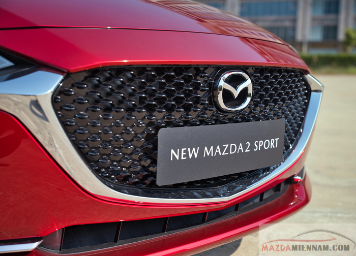 Thiết kế phần đầu xe Mazda 2